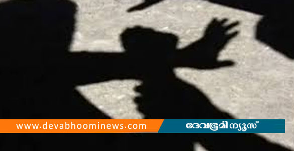 നെയ്യാറ്റിൻകരയിൽ ക്ഷേത്ര ഘോഷയാത്ര നടക്കുന്നതിനിടെ സംഘർഷം; ഒരാൾക്ക് കുത്തേറ്റു
