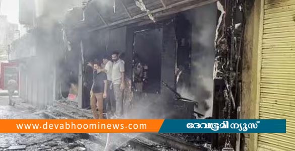 അജ്മീറിലെ ഹോട്ടലില്‍ വന്‍ തീപിടിത്തം: നാല് മരണം
