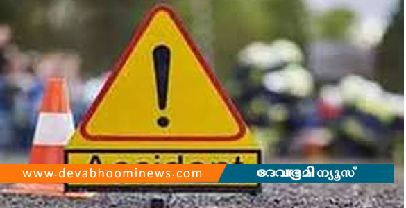 പാലക്കാട് നിയന്ത്രണം വിട്ട കാർ തലകീഴായി മറിഞ്ഞു; കാർ യാത്രികന് പരിക്ക്