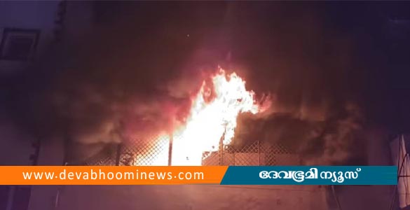 കാൺപൂരിൽ അഞ്ച് നില കെട്ടിടത്തിന് തീ പിടിച്ചു; ഒരു കുടുംബത്തിലെ 5 പേർക്ക് ദാരുണാന്ത്യം