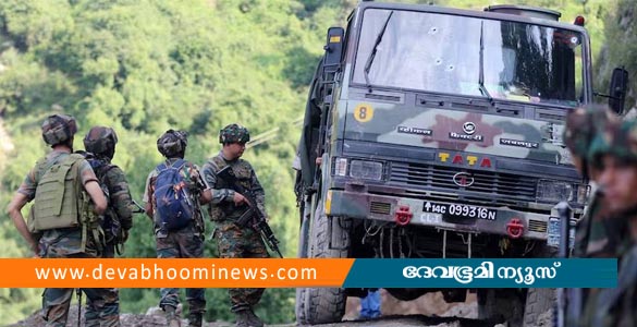 സൈനിക വാഹനം കൊക്കയിലേക്ക് മറിഞ്ഞ് അപകടം; രണ്ട് ജവാന്മാർക്ക് വീരമൃത്യു