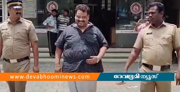 മുഖ്യമന്ത്രിയുടെ പേര് പറഞ്ഞ് ജോലി തട്ടിപ്പ്; സെക്രട്ടേറിയറ്റിലെ താത്കാലിക ജീവനക്കാരനായിരുന്ന യുവാവ് പിടിയിൽ