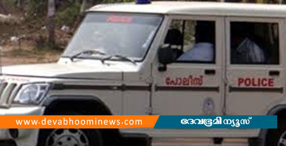 തോക്ക് ലോഡ് ചെയ്തത് അറിഞ്ഞില്ല; പത്തനംതിട്ട എ.ആർ ക്യാമ്പില്‍ എസ്ഐയുടെ കൈയില്‍ നിന്ന് വെടിപൊട്ടി