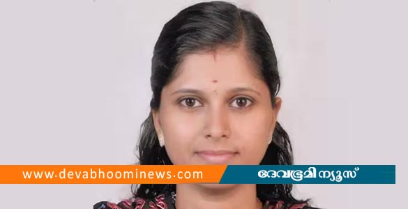 എറണാകുളത്ത് ബസ് കാത്ത് നിൽക്കവെ ഇഷ്ടിക തലയിൽ വീണ് യുവതി മരിച്ചു