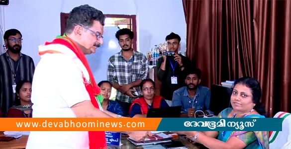 നിലമ്പൂർ ഉപതിരഞ്ഞെടുപ്പ്; പി വി അൻവർ നാമനിർദ്ദേശ പത്രിക സമർപ്പിച്ചു