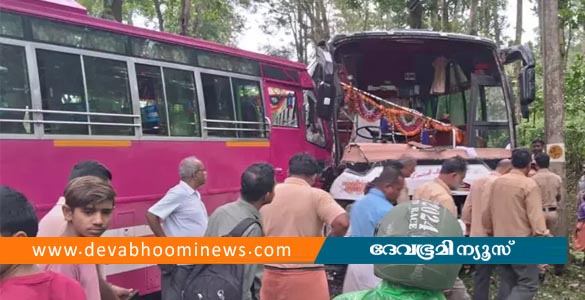 കാട്ടിക്കുളത്ത് ബസുകൾ കൂട്ടിയിടിച്ച് അപകടം: 85 പേർക്ക് പരിക്ക്