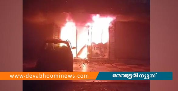 പത്തനംതിട്ടയില്‍ തീപിടുത്തം; രണ്ട് കടകൾ കത്തി നശിച്ചു