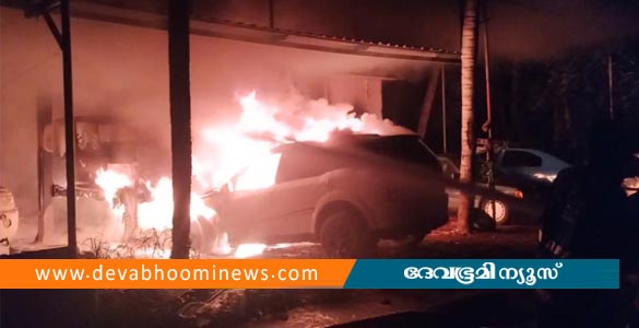 തിരുവല്ലയിലെ കാർ വാഷിം​ഗ് സെന്‍ററിൽ അഗ്നിബാധ: സ്ഥാപനവും 3 കാറുകളും കത്തിനശിച്ചു