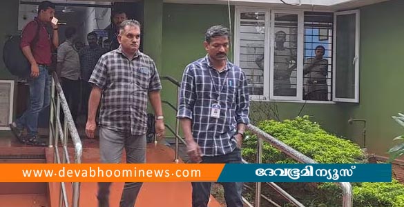 ഇന്‍ഷുറന്‍സ് രേഖകള്‍ തയ്യാറാക്കാന്‍ കൈക്കൂലി; പൊലീസ് ഉദ്യോഗസ്ഥൻ വിജിലൻസ് പിടിയിൽ