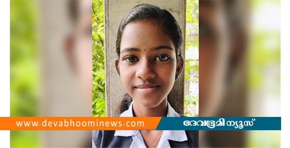 പുതുക്കാട് റോഡ് മുറിച്ചു കടക്കുന്നതിനിടയിൽ പിക്കപ്പ് വാനിടിച്ച് പ്ലസ്ടു വിദ്യാര്‍ഥിനി മരിച്ചു