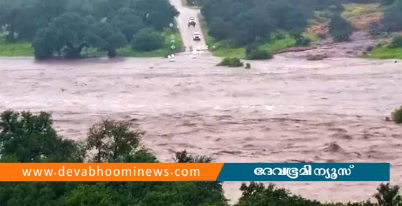 ടെക്‌സസിലെ മിന്നല്‍ പ്രളയം: മരണം 100 കടന്നു, മരണ സംഖ്യ ഉയര്‍ന്നേക്കും