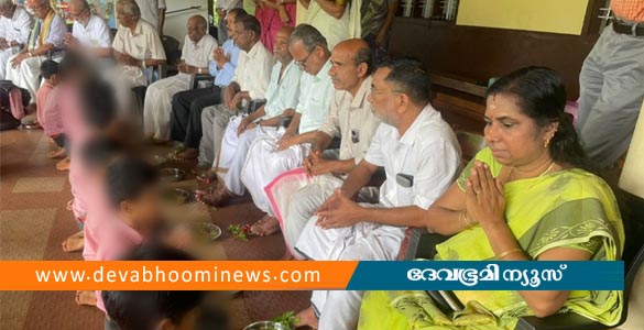 കാസർഗോഡ് സ്കൂളിൽ വിദ്യാർഥികളെ കൊണ്ട് അധ്യാപകരുടെ കാൽ കഴുകിപ്പിച്ചു പാദപൂജ നടത്തി