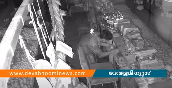 ആലുവയില്‍ കള്ളൻ കവർന്നത് 30 കുപ്പി വെളിച്ചെണ്ണ