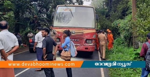 തൃശൂരില്‍ ഓടിക്കൊണ്ടിരുന്ന കെഎസ്ആര്‍ടിസി ബസിന് തീപിടിച്ചു