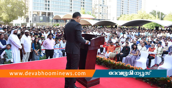 കൊടുംചൂടിലും സ്വാതന്ത്ര്യദിനം ആഘോഷിക്കാൻ കുവൈത്തില്‍ ഒത്തുകൂടിയത് ആയിരങ്ങള്‍