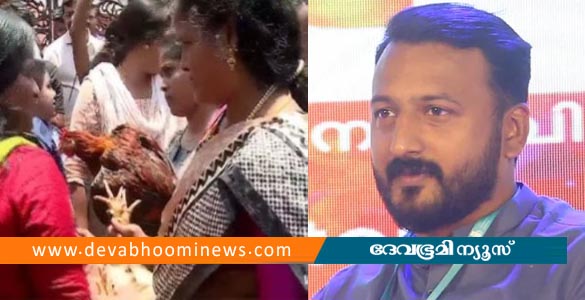 രാഹുല്‍ എംഎൽഎ സ്ഥാനം രാജിവെക്കണം; പാലക്കാട് 'പൂവന്‍ കോഴി'യുമായി മഹിളാ മോർച്ചയുടെ പ്രതിഷേധം