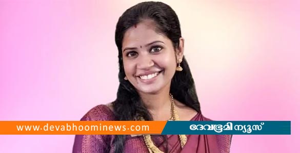 ഓണാഘോഷത്തിന് പോകുമ്പോള്‍ അജ്ഞാത വാഹനം ഇടിച്ചു; പാലക്കാട് അധ്യാപികയ്ക്ക് ദാരുണാന്ത്യം