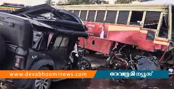 ഓച്ചിറയിൽ  കെഎസ്ആർടിസി ബസും ജീപ്പും കൂട്ടിയിടിച്ച് 3 മരണം