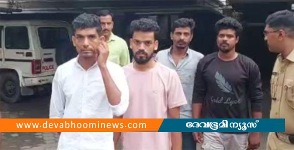 പാലക്കാട് വെടിയുണ്ടകളുമായി സഹോദരങ്ങൾ ഉൾപ്പെടെ നാല് പേർ പിടിയിൽ