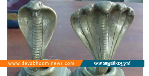 താനൂരിൽ മത്സ്യത്തൊഴിലാളിയുടെ വലയിൽ കുടുങ്ങിയത് രണ്ട് നാഗവിഗ്രഹങ്ങൾ