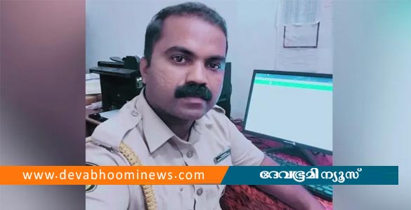 കാസർ​ഗോഡ് ഡ്യൂട്ടിക്കിടെ വാഹനാപകടത്തിൽ പൊലീസ് ഉദ്യോ​ഗസ്ഥൻ മരിച്ചു