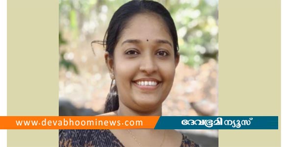 ബൈക്ക് നിയന്ത്രണം വിട്ട് മറിഞ്ഞ് യുവതി മരിച്ചു; സുഹൃത്തിന് പരിക്ക്