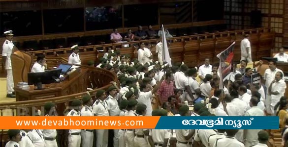 നിയമസഭയിലെ പ്രതിഷേധം; മൂന്ന് പ്രതിപക്ഷ എംഎൽഎമാർക്ക് സസ്പെൻഷൻ
