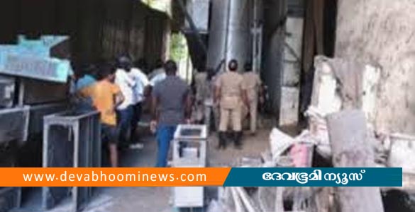 പെരുമ്പാവൂരിൽ ടണലിൽ കുടുങ്ങി ഇതരസംസ്ഥാന തൊഴിലാളിക്ക് ദാരുണാന്ത്യം