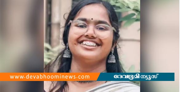 പാട്ടുകേട്ടുകൊണ്ട് ട്രാക്ക് മുറിച്ചുകടന്നു; ട്രെയിന്‍ തട്ടി വിദ്യാര്‍ഥിനിക്ക് ദാരുണാന്ത്യം