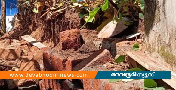 കോഴിക്കോട് മതിൽ ഇടിഞ്ഞു വീണ് അപകടം; അന്യസംസ്ഥാന തൊഴിലാളി മരിച്ചു