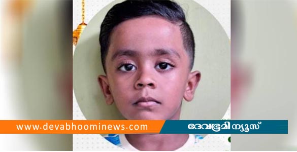 മലപ്പുറത്ത് സ്‌കൂള്‍ ബസിടിച്ച് അതേ സ്‌കൂളിലെ എല്‍കെജി വിദ്യാര്‍ഥി മരിച്ചു