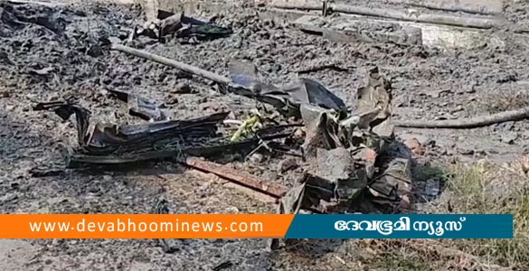 ചെന്നൈയിൽ വ്യോമസേന പരിശീലന വിമാനം തകർന്ന് വീണു