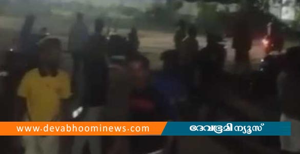 പാലക്കാട് കോണ്&zwj;ഗ്രസ് നേതാവിന്റെ വീടിന് നേരെ ആക്രമണം; ഒരാളുടെ കണ്ണിന് ഗുരുതര പരുക്ക്