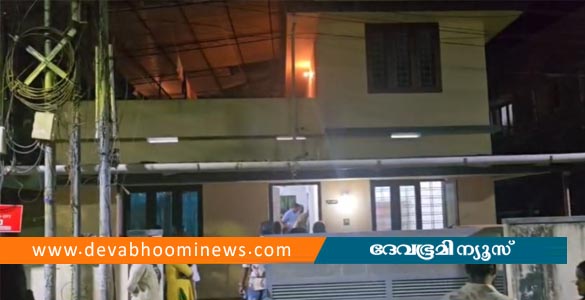 കൊച്ചിയില്&zwj; അധ്യാപികയെ ദുരൂഹ സാഹചര്യത്തില്&zwj; മരിച്ച നിലയില്&zwj; കണ്ടെത്തി