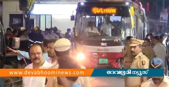 മുംബൈയില്&zwj; കാ​ൽ​ന​ട​ യാ​ത്ര​ക്കാ​ർ​ക്കി​ട​യി​ലേ​ക്ക് ബ​സ് ഇടി​ച്ചു​ ക​യ​റി നാ​ലു പേ​ർ മ​രി​ച്ചു