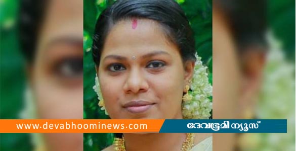 പറവൂരില്&zwj; പ്രസവത്തിന് പിന്നാലെ യുവതി മരിച്ചു; ചികിത്സാ പിഴവെന്ന് ബന്ധുക്കള്&zwj;