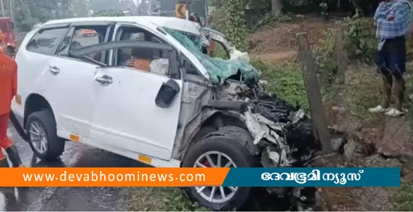 മൂവാറ്റുപുഴയിൽ ശബരിമല തീർഥാടകരുടെ വാഹനം ലോറിയുമായി കൂട്ടിയിടിച്ചു; ഒരാൾ മരിച്ചു