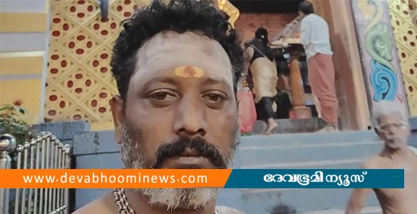 പാലക്കാട് റോഡ് മുറിച്ചു കടക്കുന്നതിനിടെ ലോറിയിടിച്ച് അയ്യപ്പഭക്തന് ദാരുണാന്ത്യം