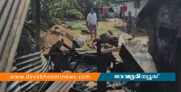 കരുനാഗപ്പള്ളിയിൽ ഹോട്ടലിൽ ഗ്യാസ് സിലിണ്ടർ പൊട്ടിത്തെറിച്ച് അപകടം; അടുക്കള കത്തി നശിച്ചു