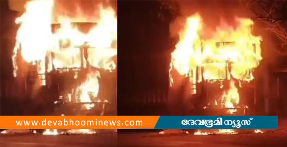പത്തിരിപ്പാലയിൽ ഓടിക്കൊണ്ടിരുന്ന ലോറിക്ക് തീപിടിച്ചു