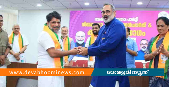 തൃശൂര്&zwj; ഡിസിസി മുൻ വൈസ് പ്രസിഡന്റ് അഡ്വ.എം എസ് അനില്&zwj; കുമാര്&zwj; ബിജെപിയില്&zwj;