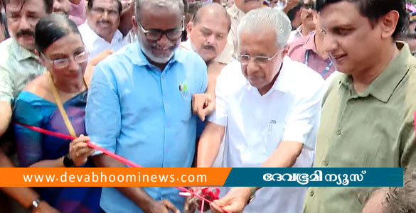 സ്വപ്നസാക്ഷാത്കാരം; പെരുമ്പളം പാലം നാടിന് സമര്&zwj;പ്പിച്ച് മുഖ്യമന്ത്രി