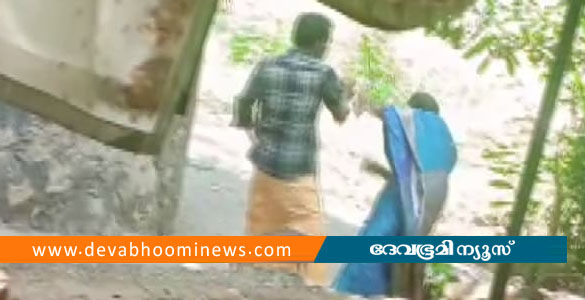 പാട്ട് ഉച്ചത്തിൽ വെച്ചത് പൊലീസിനെ അറിയിച്ചതിൽ വൈരാഗ്യം; വയോധികയുടെ തല അടിച്ചുതകർത്ത് അയൽവാസി
