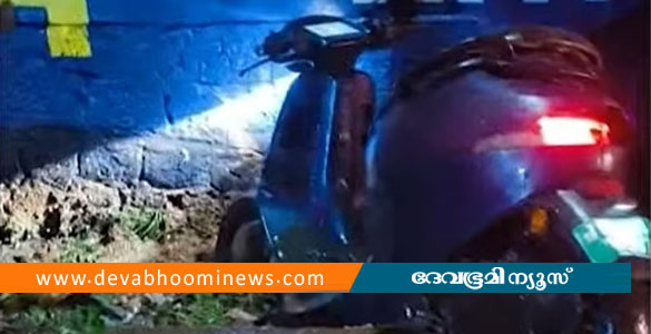 കൊയിലാണ്ടിയിൽ ഇലക്ട്രിക് സ്കൂട്ടർ പോസ്റ്റിലിടിച്ചു; 3 എംബിബിഎസ് വിദ്യാർഥികൾക്ക് ദാരുണാന്ത്യം