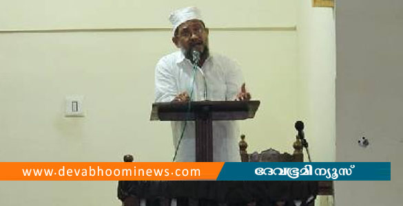 പെരുന്നാൾ ഖുതുബക്കിടെ ഇമാം കുഴഞ്ഞ് വീണ് മരിച്ചു