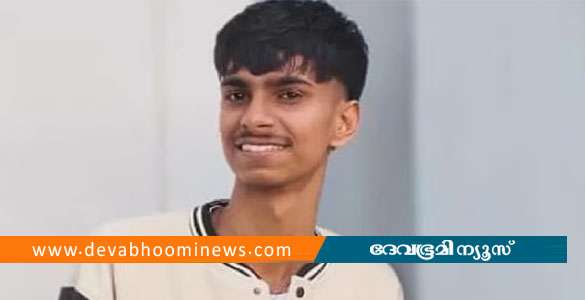 ഫ്ലോട്ടിന് മുൻപിൽ നൃത്തം ചെയ്യുന്നതിനിടെ കാലിൽ ചവിട്ടി; 19കാരനെ കുത്തിക്കൊന്ന് യുവാക്കൾ