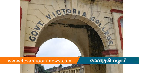 പ്രിസൈഡിങ് ഓഫീസറുടെ ഡയറി മറന്നുവെച്ചു; പാലക്കാടും സ്&zwnj;ട്രോങ്ങ് റൂം തുറക്കുന്നു