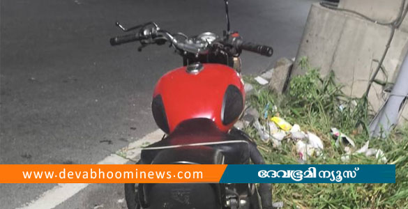 കൊച്ചിയിലെ മെട്രോ പില്ലറിൽ ബൈക്കിടിച്ച് യുവാവിന് ദാരുണാന്ത്യം