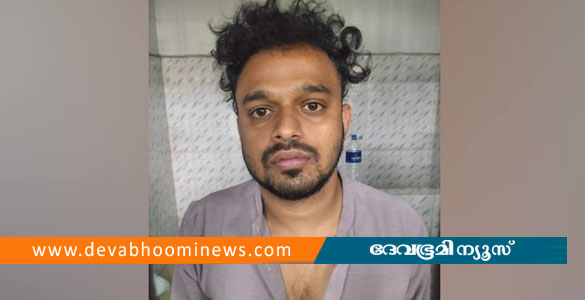 മലപ്പുറത്ത് മസാജ് സെന്&zwj;ററിലെത്തിയ യുവാവിനെ വിവസ്ത്രനാക്കി ഫോട്ടോയെടുത്ത് പണം തട്ടാൻ ശ്രമം; പ്രതികൾ അറസ്റ്റിൽ