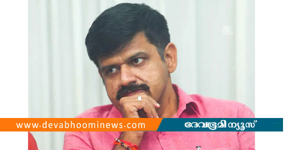 കെ.സിയെ പിന്തുണച്ചു; തൃക്കരിപ്പൂരിൽ സന്ദീപ് വാര്യർക്കെതിരെ കനത്ത പ്രതിഷേധം